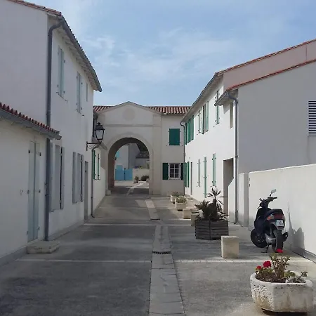 Appartement Appartement Saint-Martin-de-Ré, 2 pièces, 2 personnes - FR-1-544-6 *